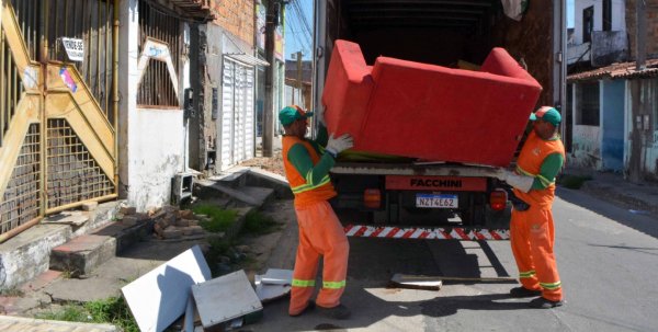Bota-Fora contra a dengue recolheu mais de 2 toneladas de lixo em Humildes e Rua Nova