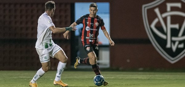 Em confronto direto pelo acesso, Vitória fica no zero com o Juventude