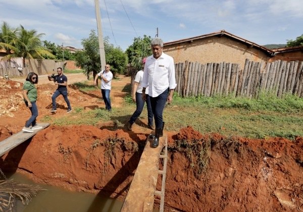 Governador visita cidades atingidas pela chuva e anuncia investimento de R$ 21 milhões