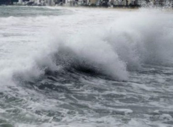 Marinha emite alerta para ventos de até 60 km/h e ondas de até 3,5m no litoral da Bahia