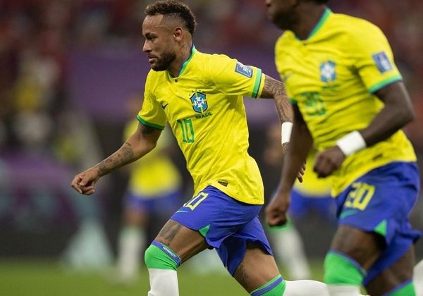 Neymar ainda é dúvida para oitavas, diz médico da seleção