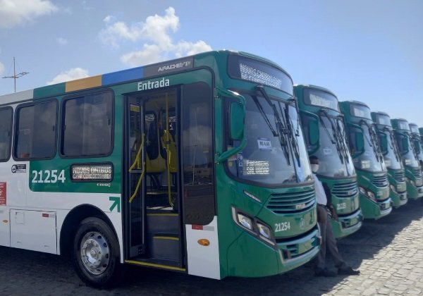 Novos ônibus com ar condicionado circulam a partir desta segunda (3) na capital