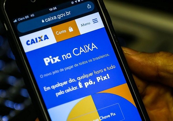 Pix derruba circulação de dinheiro falsificado no Brasil, diz levantamento do BC