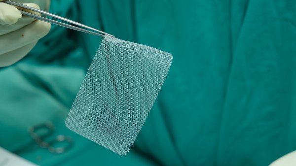 Prótese em formato de tela utilizada em cirurgias de hérnia reduz em 80% risco de retorno da doença