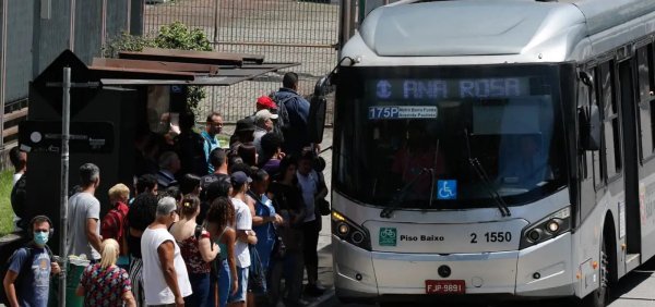 São Paulo libera ônibus gratuito aos domingos e tem aumento de 35% no número de passageiros