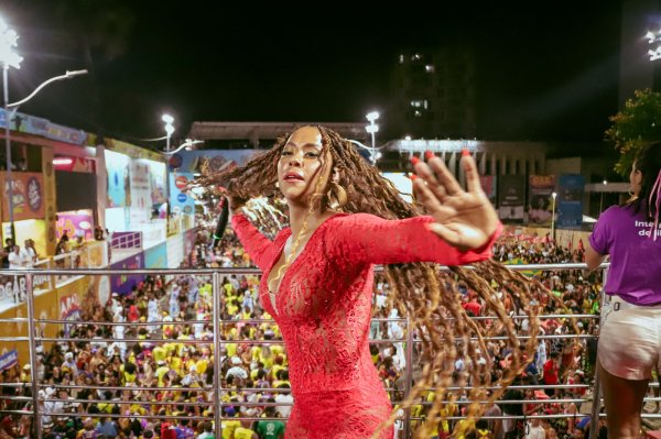 Secretaria de Políticas para Mulheres aplicativo para garantir a segurança das foliãs no Carnaval