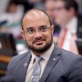 Deputado pede cancelamento do título de cidadão baiano concedido a Silvio Almeida