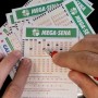 Mega-Sena acumula, e prêmio estimado vai a R$ 12 milhões