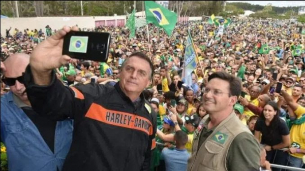  Grande comício em Conquista mostra força de Bolsonaro e Roma na Bahia