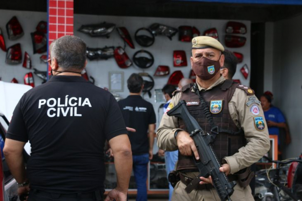 Desmanche de veículos é descoberto na  Avenida Suburbana em Salvador