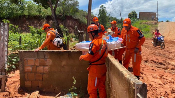 Ações de resgate, transporte de suprimentos e recuperação de estradas marcam dia da força-tarefa no Extremo Sul