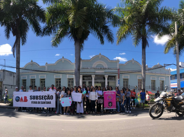 Agosto Lilás: caminhada sensibiliza feirense a combater violência contra mulher