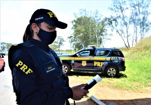 Autuação de motoristas por infrações relacionadas à embriaguez ao volante triplica na Bahia