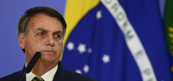 Bolsonaro é internado em hospital de São Paulo