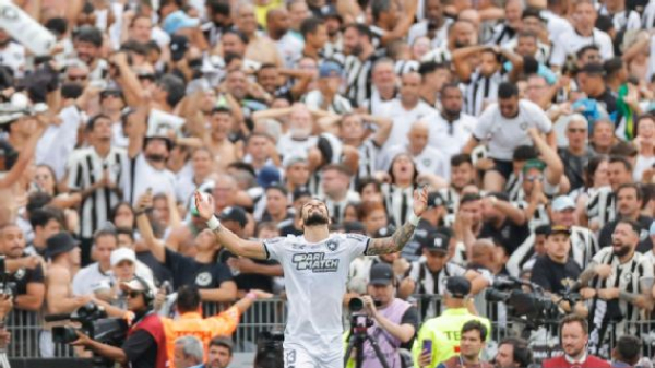 Botafogo joga partida inteira com um a menos, vence Atlético-MG de forma épica e conquista a Libertadores pela 1ª vez