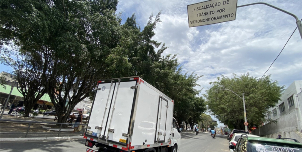 Câmeras já estão monitorando o trânsito de Feira 