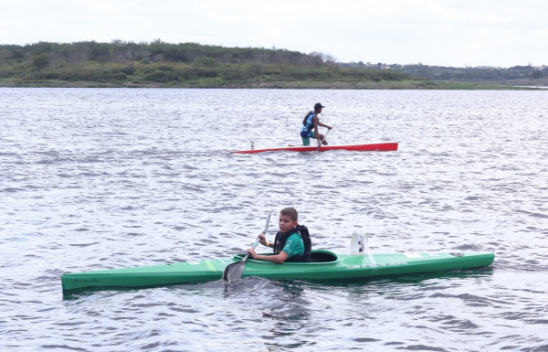 Campeonato Brasileiro de Canoagem Velocidade e Paracanoagem tem início no Lago Pedra do Cavalo e Angelo Almeida comemora: 