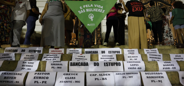 Capitais protestam contra PL que equipara aborto ao homicídio