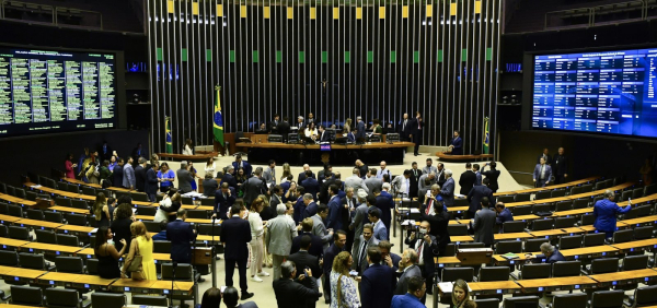 Congresso aprova Orçamento de 2024 com corte no PAC e recorde para emendas