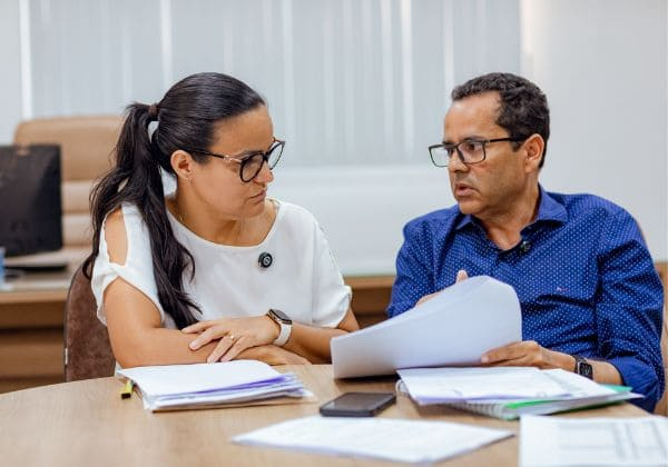 Débora Regis acusa gestão de Moema de receber recursos do Fundeb e não pagar professores