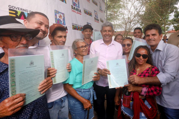 Em Santa Bárbara, Jerônimo inaugura recuperação do Mercado Municipal e autoriza novos investimentos