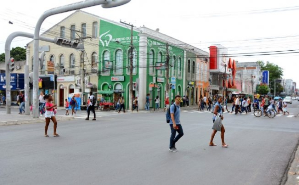 Entra em vigor horário especial de funcionamento do comércio de Feira de Santana para o Natal 