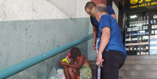 Equipes de Abordagem Social atendem pessoas em situação de rua na região da rodoviária