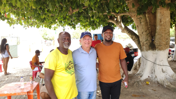 Ex-prefeito Zé Ronaldo prestigia a final da XIII Copa da Amizade da Fazenda Pau Seco 