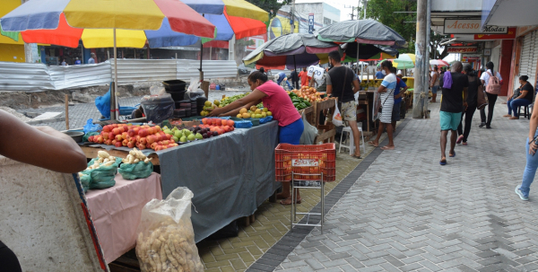 Feirantes da rua Marechal Deodoro são realocados para avanço do projeto Novo Centro