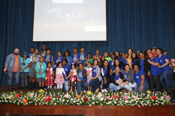 Formação do Mais Infância reúne educadores no Teatro da Uneb e aborda o bicentenário da independência do Brasil na Bahia