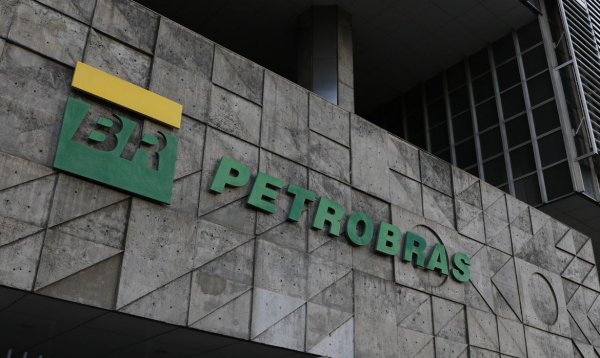 Governo federal anuncia troca de presidente da Petrobras