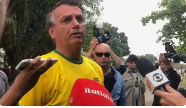 Jair Bolsonaro vota no Rio de Janeiro sob forte esquema de segurança