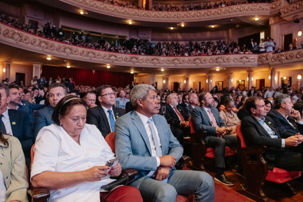 Jerônimo participa do lançamento do Novo PAC do Governo Federal; programa vai investir R$ 119,4 bilhões em obras na Bahia