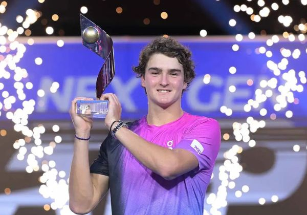 João Fonseca conquista o título do Next Gen ATP Finals