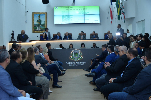 José Carneiro e Pastor Valdemir vão liderar bancada governista na Câmara