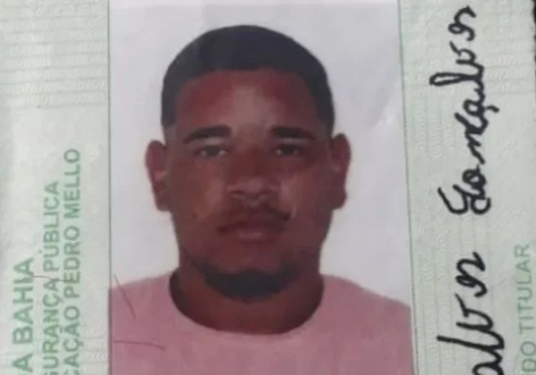 Jovem é morto a tiros após fazer publicação com gesto associado a facção criminosa