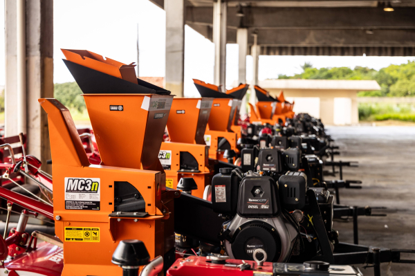 Máquinas e equipamentos agrícolas modernizam educação no campo em toda a Bahia 