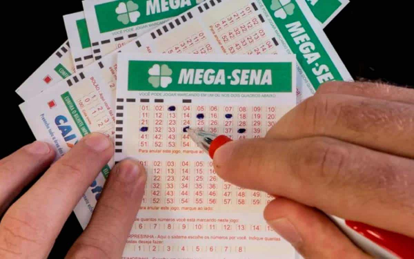 Mega-Sena acumula e prêmio pode chegar a R$ 10 milhões na terça (14)