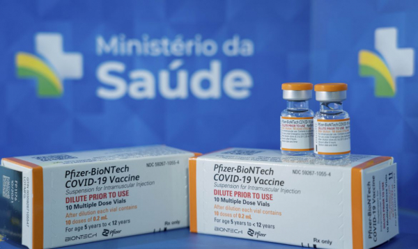 Ministério recebe 7,7 milhões de doses de Pfizer entre hoje e amanhã 