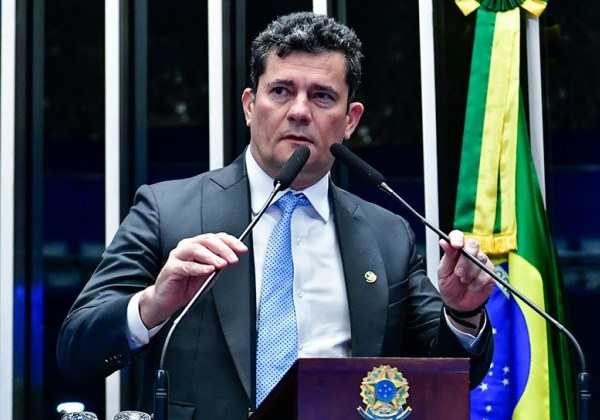 Moro planeja estratégias para dificultar sabatina de Zanin no Senado, diz colunista