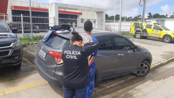 Padrasto é preso por estuprar enteada e ter três filhos com ela