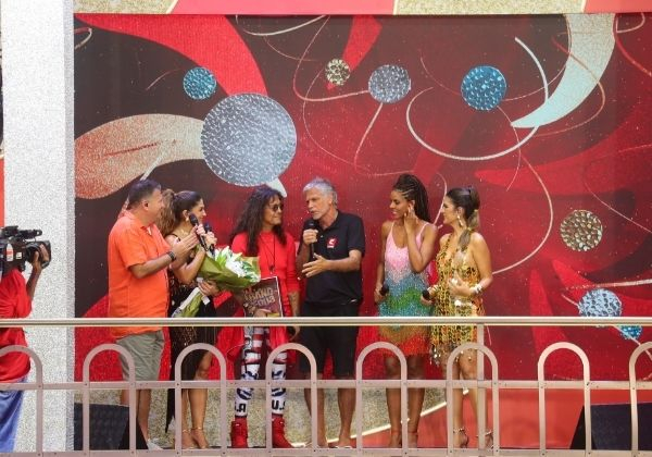 Pai da axé music, Luiz Caldas recebe troféu Band Folia pelo legado musical