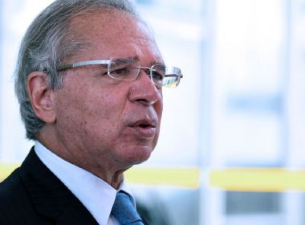 Paulo Guedes anuncia novo programa para trabalhadores informais