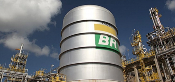 Petrobras anuncia redução de 6,4% no preço do asfalto