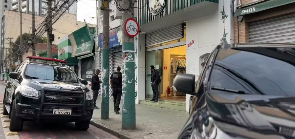 Polícia faz operação na sede da Mancha e busca prender membros da torcida do Palmeiras