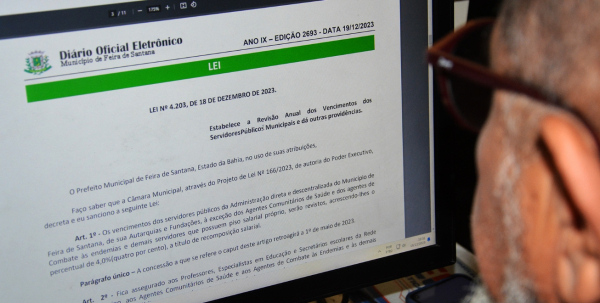 Prefeito Colbert Filho sanciona lei de reajuste salarial para servidores municipais