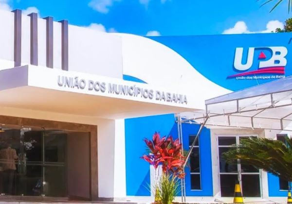 Prefeitos da base chegam a consenso sobre disputa da UPB após reunião em Salvador