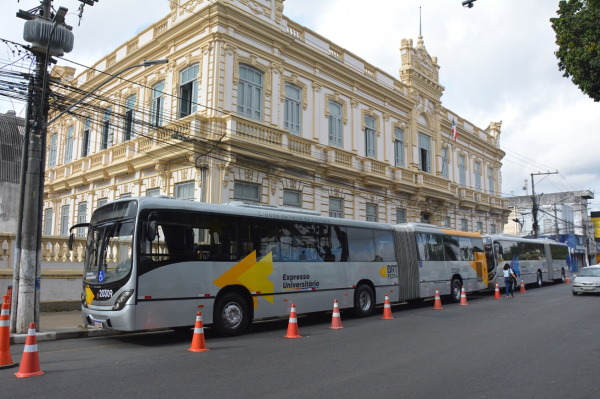 Prefeitura de Feira implanta Expresso Universitário com ônibus articulados