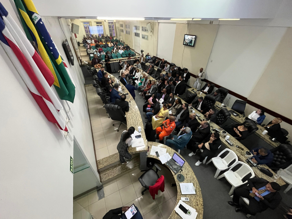 Radialistas são homenageados pela Câmara Municipal em sessão solene