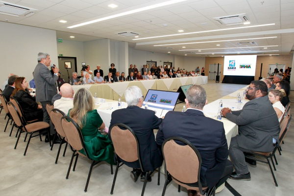 Representantes dos setores produtivos de Feira de Santana apresentam demandas do município ao governador Jerônimo Rodrigues